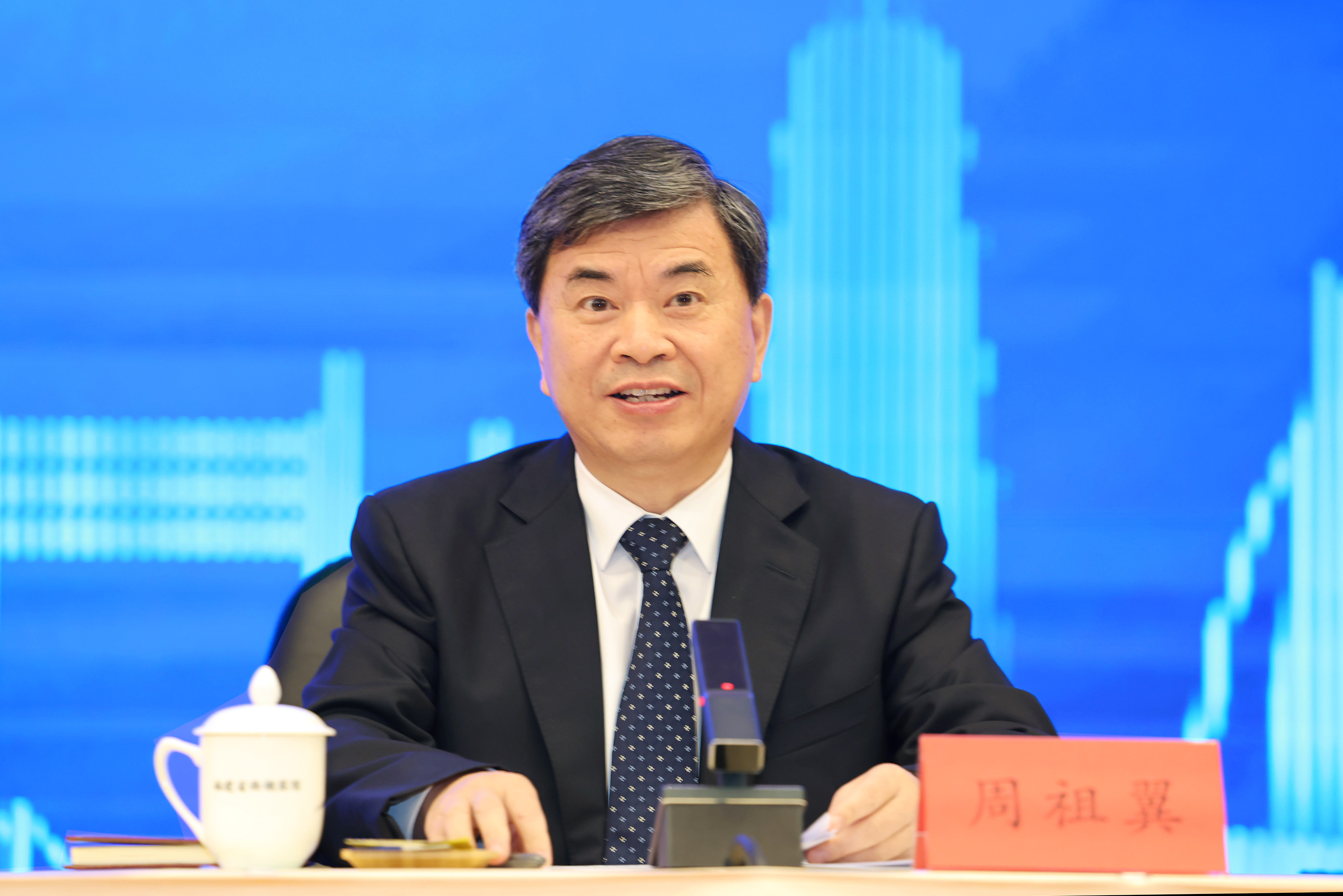 03、福建省委书记周祖翼出席会议并致辞。.jpg